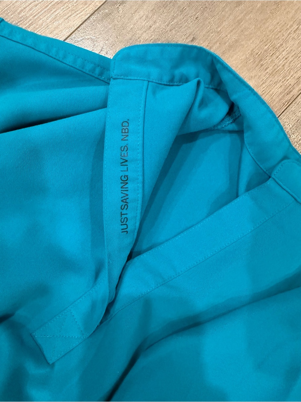 Figs Scrub Set Rafaela Top & Zamora Bottoms - Teal Blue - Picture 13 of 14